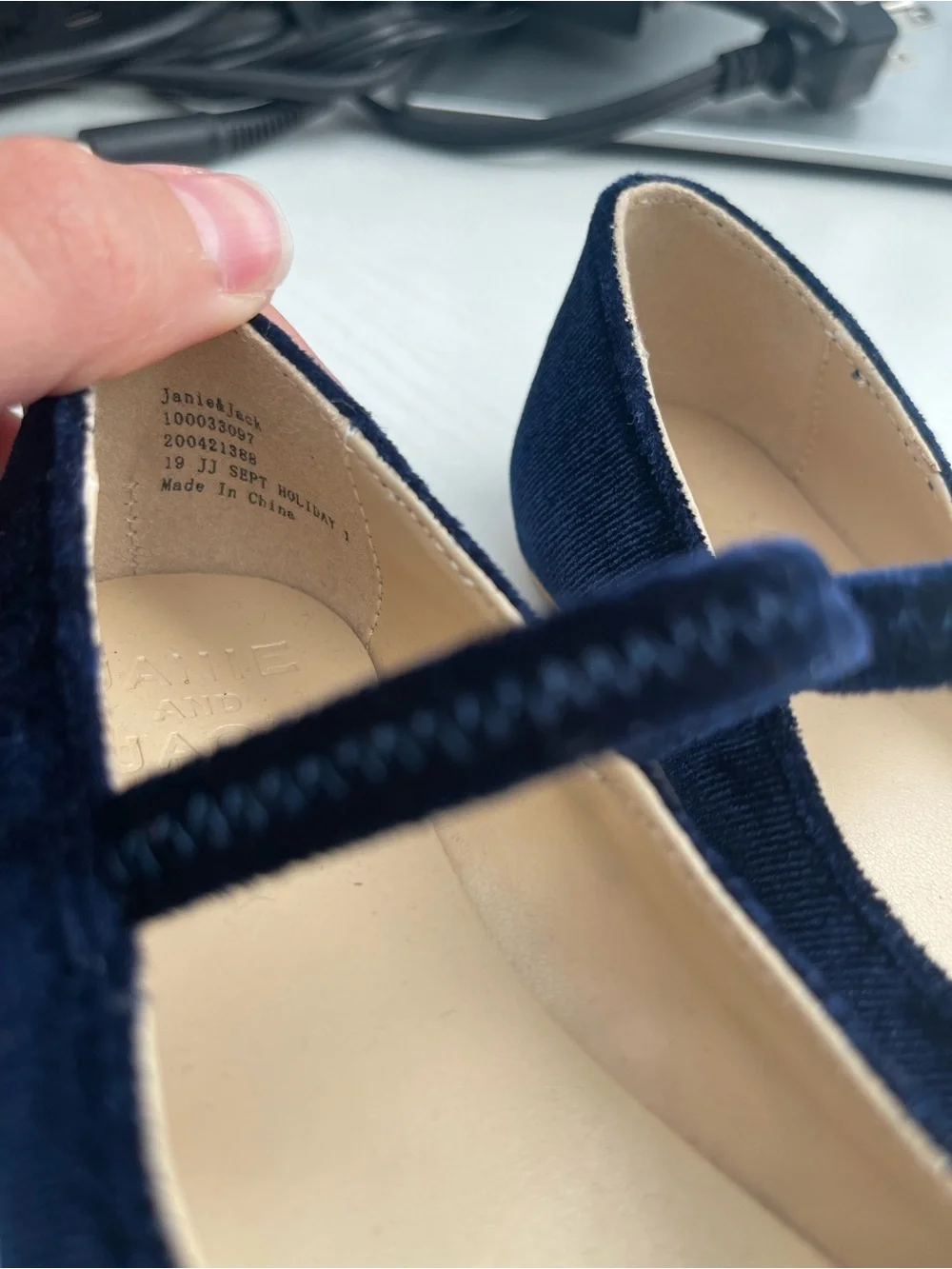 NWOT Janie and Jack Girls' Navy Velvet Mary Jane Shoes Size 7